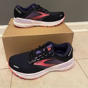 *NEW* • Brooks Adrenaline GTS 22: Women’s 10